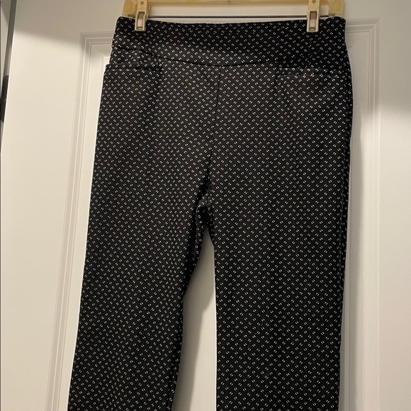 Chico's Pants - Chico’s Graphic Patterned Pants BlackWhite Size 4R Straight Leg Slimming Preppy